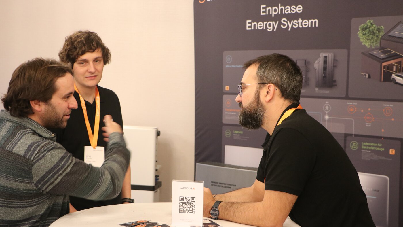 Person auf einem Event | © Swissolar